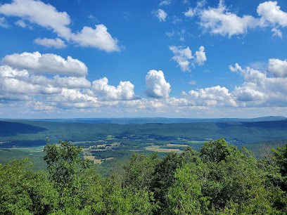 Hanging Rock Observatory Trailhead/Allegheny Trail