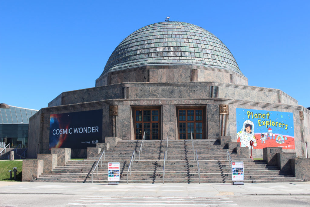 https://littleastronomy.com/wp-content/uploads/2019/02/adler_planetarium-1024x683.jpg