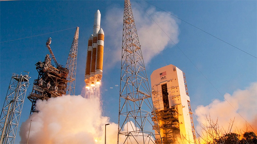 Delta IV rocket launch