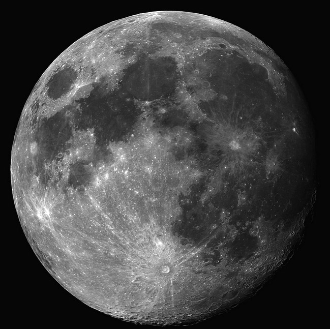 Photo of the Moon taken using an apochromatic refractor telescope