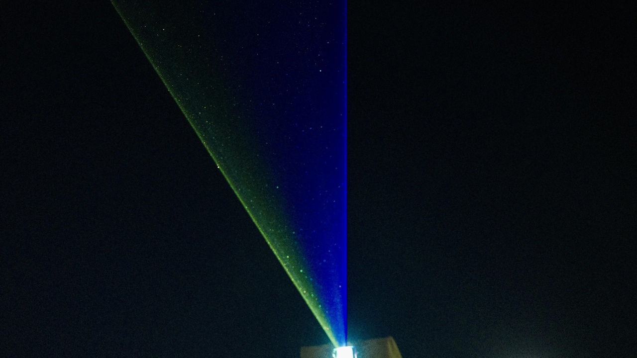 Lunar retroreflectors and spacecraft surfaces that create strong glints