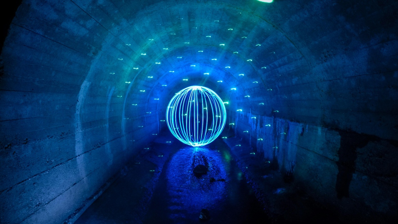 Hubble and ground-based images of SN 1987A and other recent supernovae