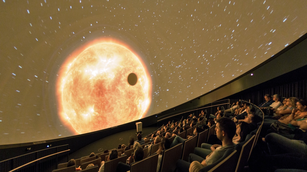 Diagram showing a planetary transit and a stellar occultation