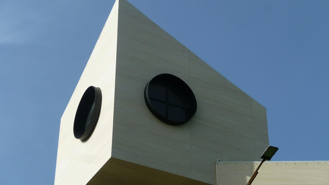 Diagram of mission concepts using Callisto as a staging area and in-situ resource utilization