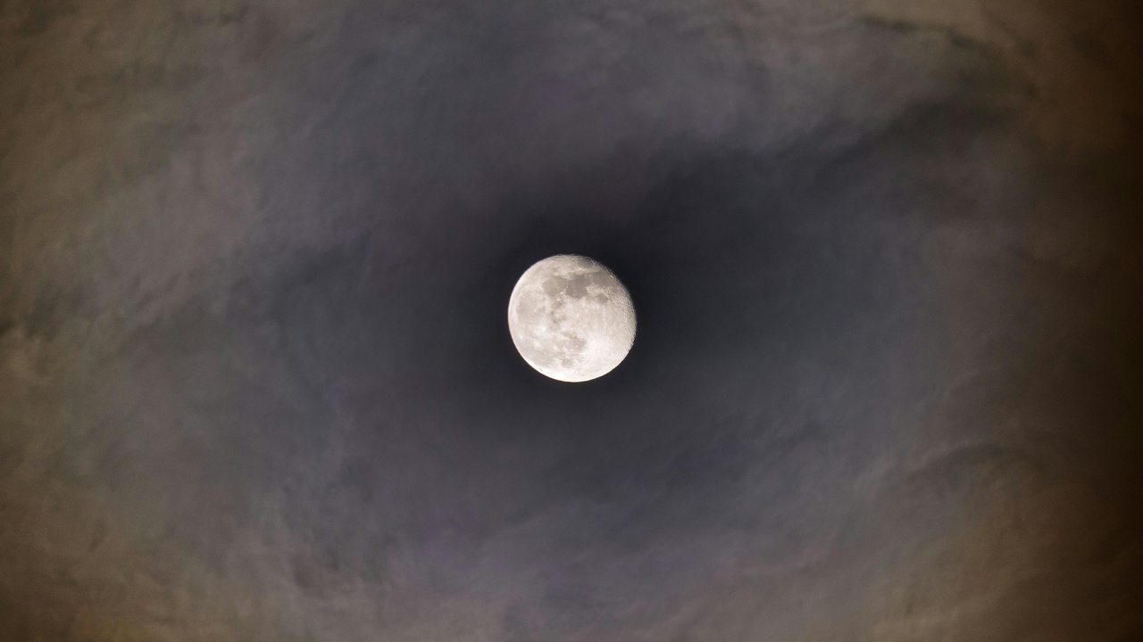 Permanently shadowed lunar craters and Mercury polar cold traps