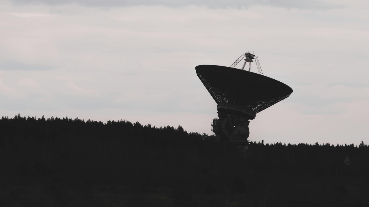 Radio telescope array and signal processing equipment for SETI