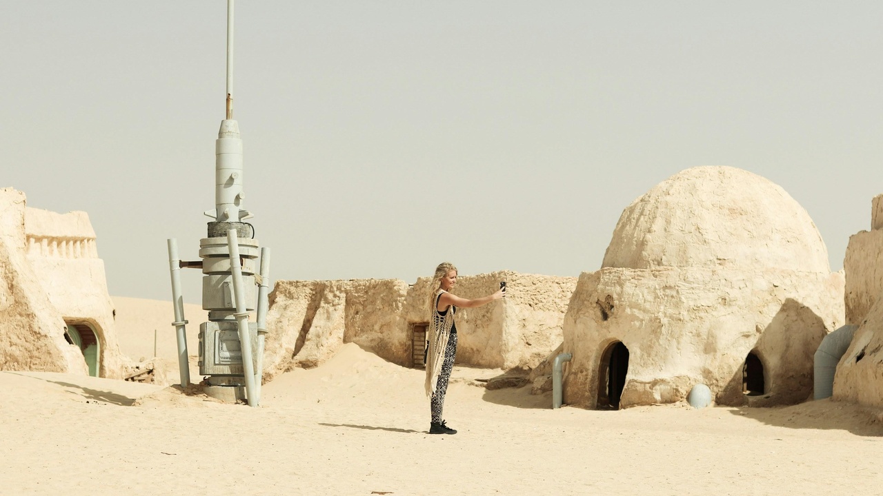 Artist concept of planets around a pulsar and a circumbinary planet resembling Tatooine