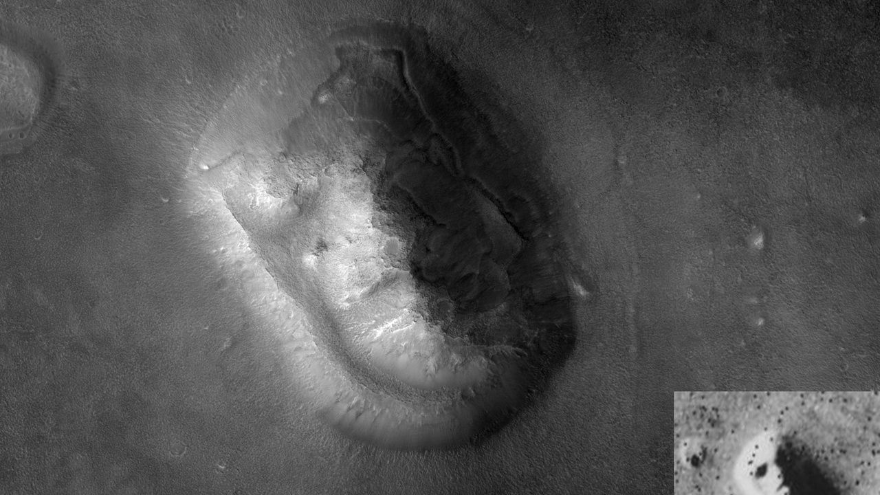 Cydonia 'Face' and polygonal ground on Mars