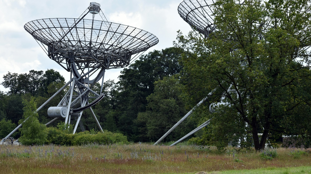 radio and optical technosignature detection instruments and data visualizations.