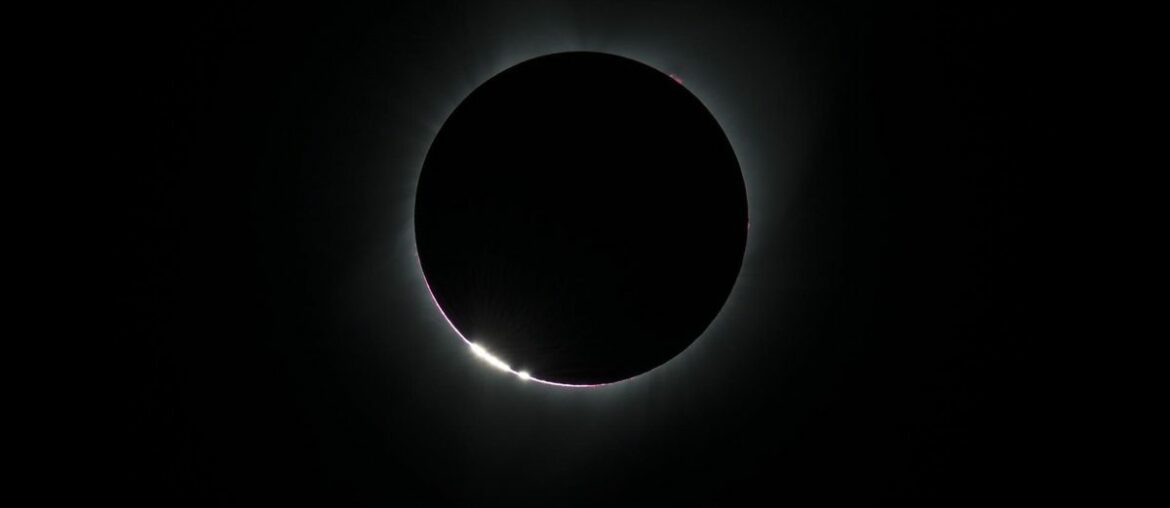 Total solar eclipse with the corona and Baily beads, Madras, Oregon, August 21, 2017